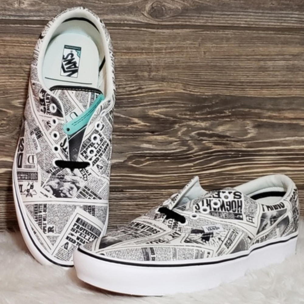 New Vans Harry Potter Daily Prophet News Sneakers - Picture 2 of 8